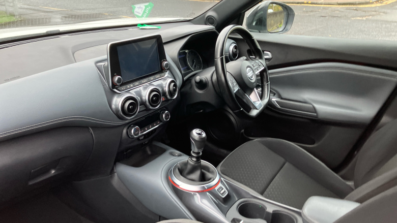 Nissan Juke 1.0 DiG-T N-Connecta 5dr Petrol Hatchback